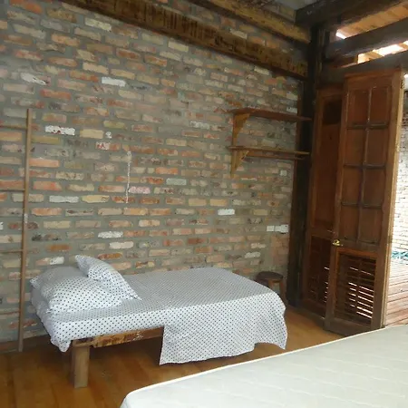 Bed & Breakfast Friends To Be