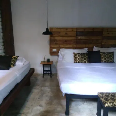 Bed & Breakfast Friends To Be