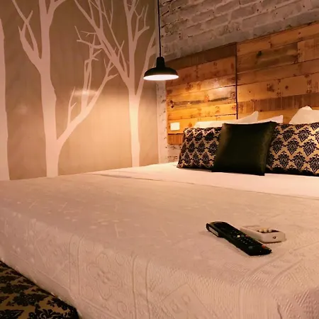 Friends To Be Bed and breakfast 2*