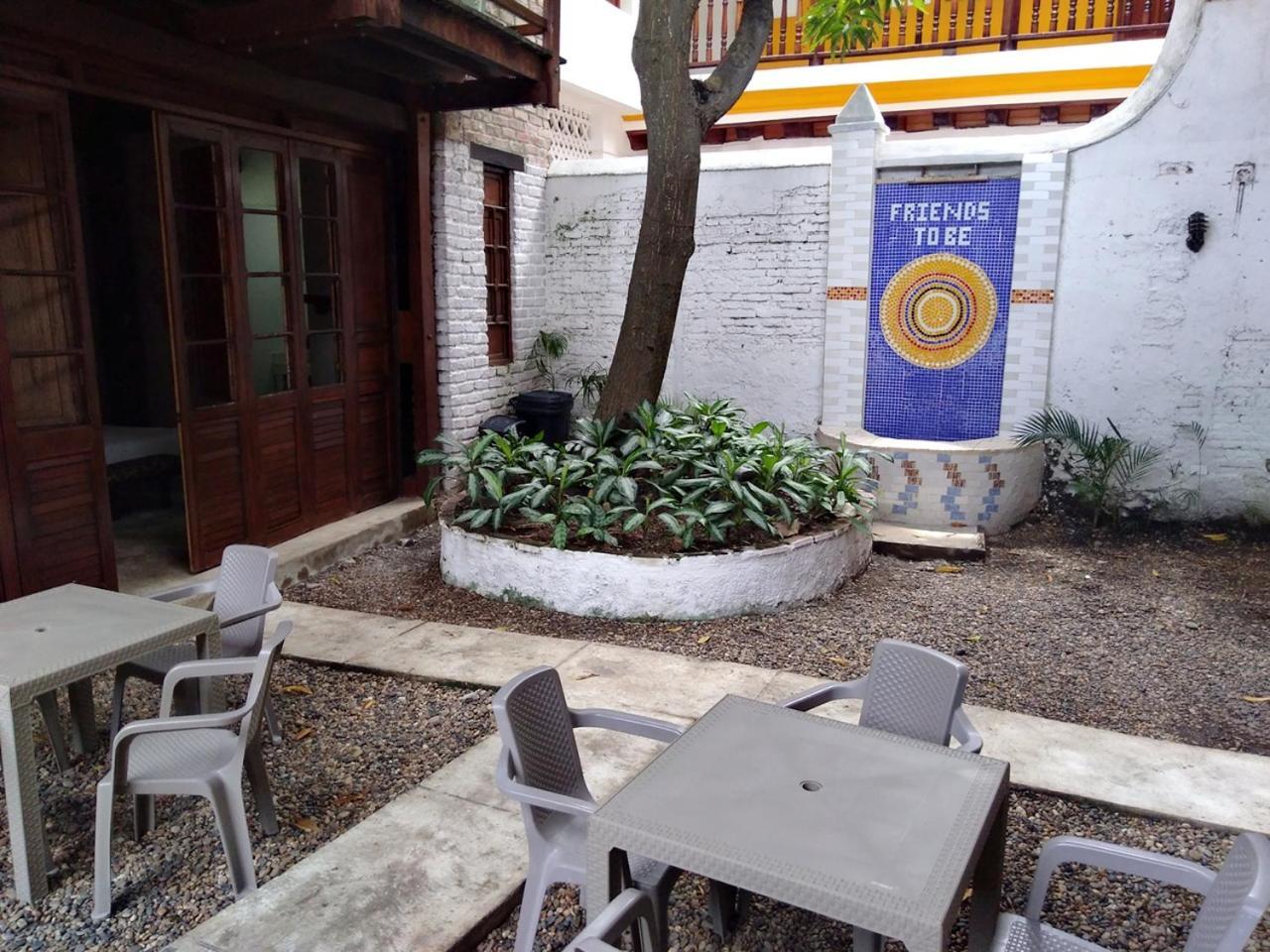 Friends To Be Bed and breakfast 2*